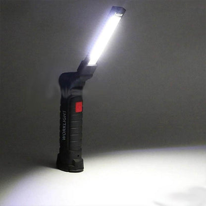Preklopna LED lampa sa dugačkom COB diodom na glavnom delu.