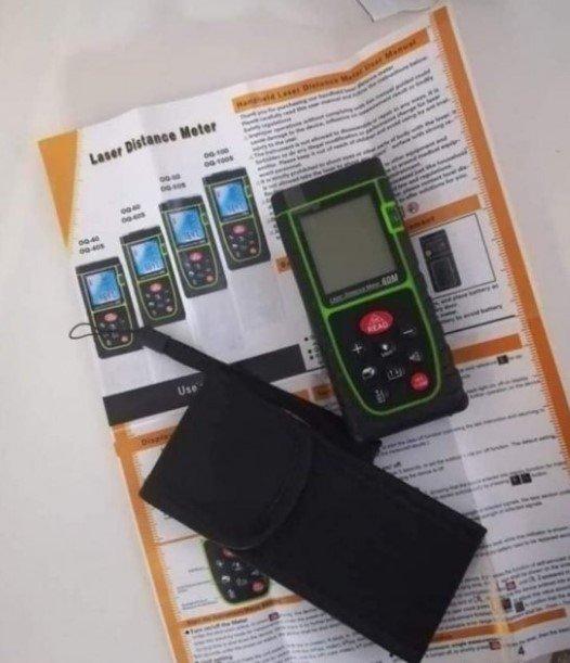 Laserski metar sa funkcijama za obračun površine, zapremine i stranica trougla.
