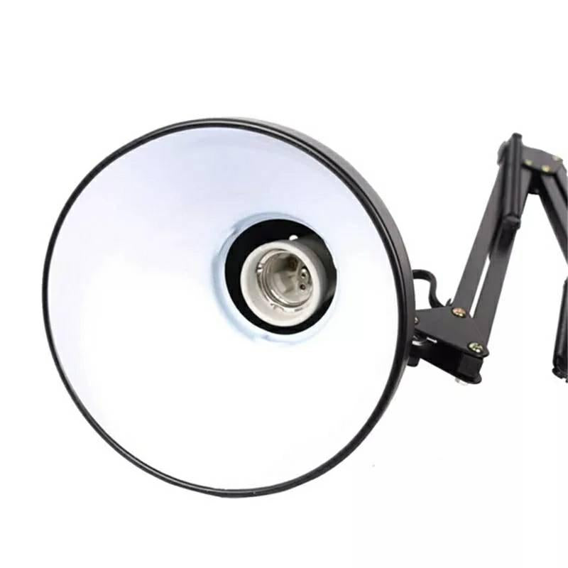 Lampa za pričvršćivanje uz sto sa predviđenom sijalicom do 40 W.