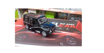 Metalni model automobila sa zvučnim efektima.