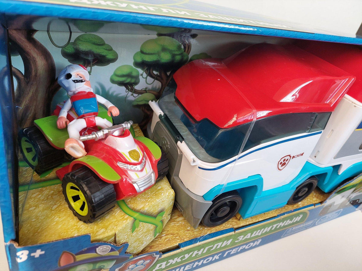 Ryderov kamper sa Patrolnim šapama kao tema dečje igračke.