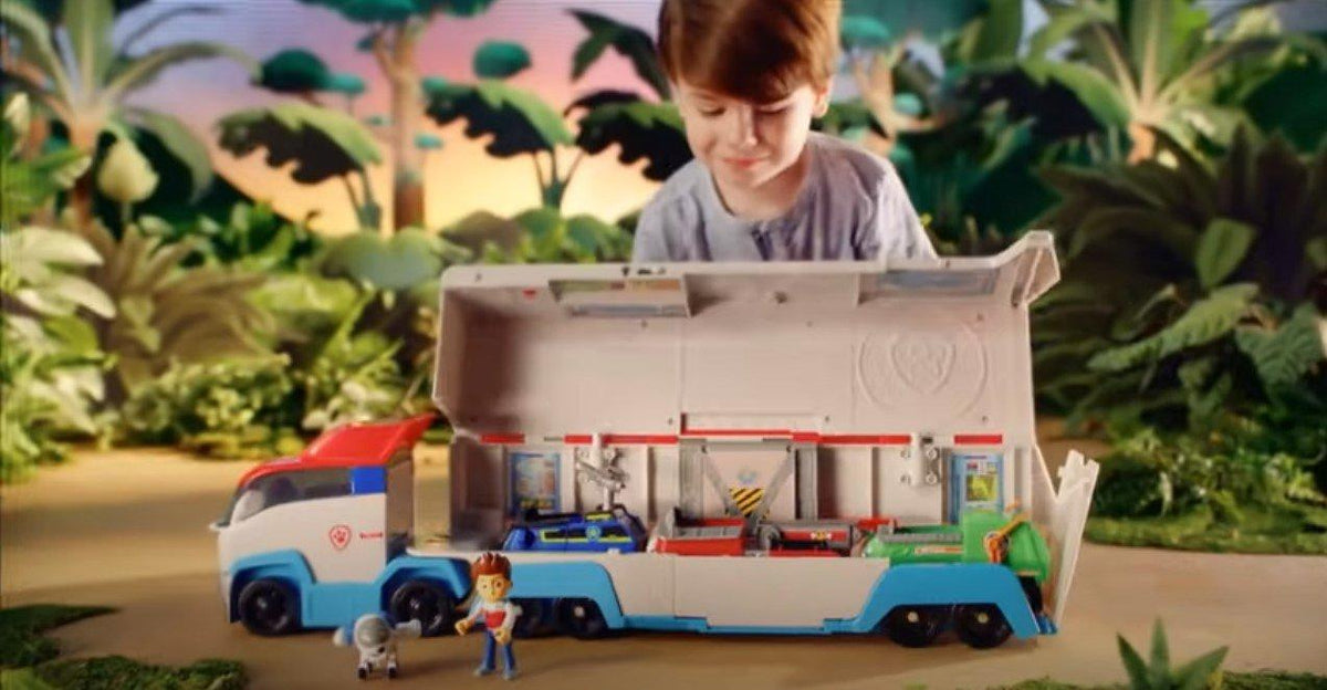 Paw Patrol kamion-kamper namenjen igri uz omiljenu patrolnu ekipu.
