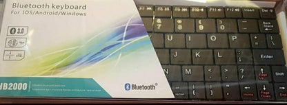 Bluetooth tastatura sa punjivom baterijom.