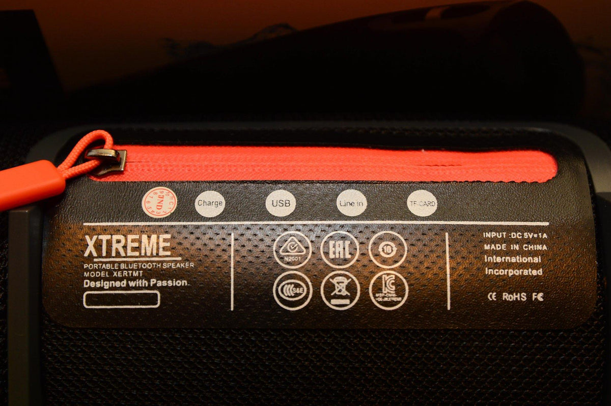 Pogled na prenosivi Bluetooth zvučnik JBL Extreme 2.