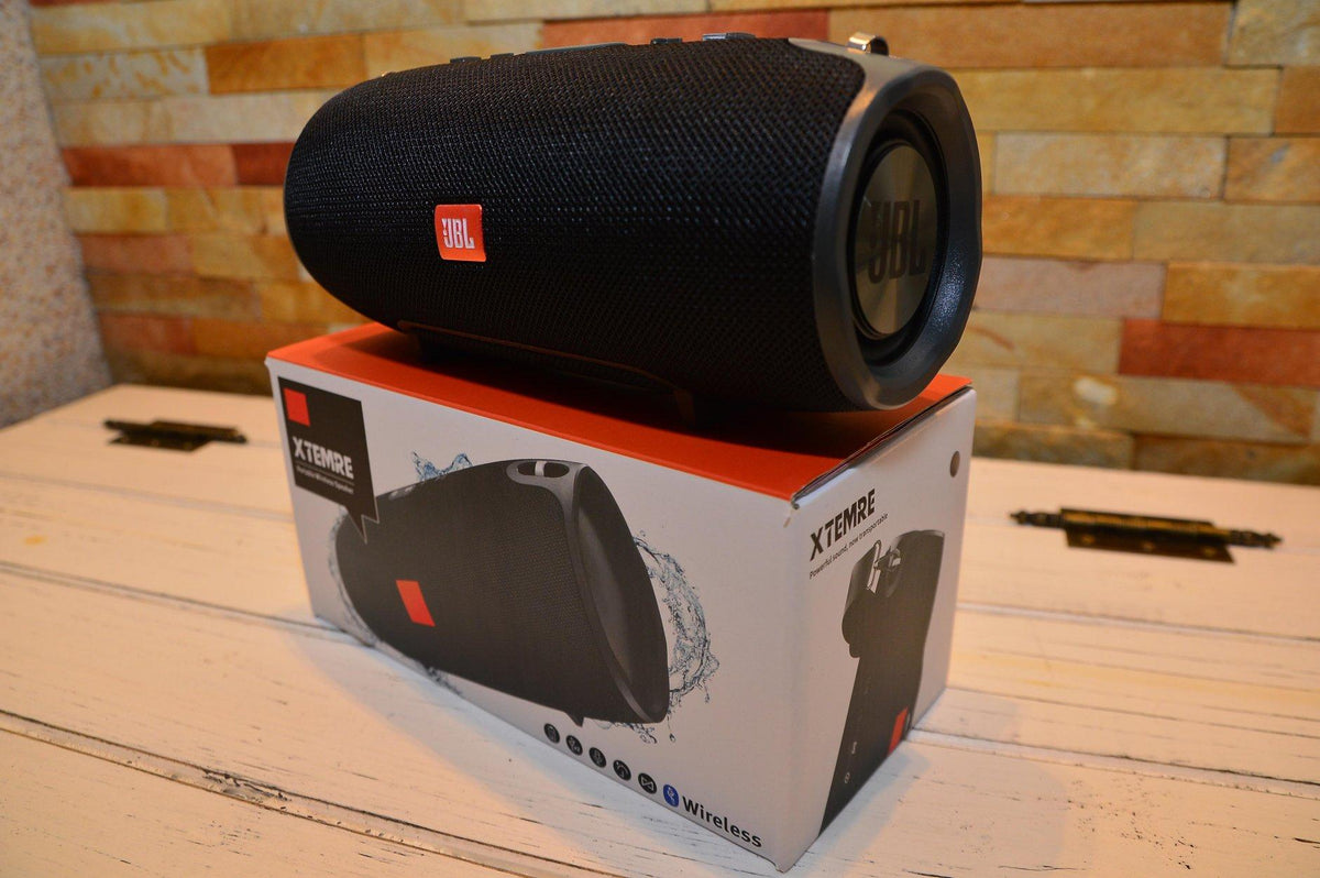 JBL Extreme 2 zvučnik prikazan sa naglaskom na njegovu spoljašnjost.