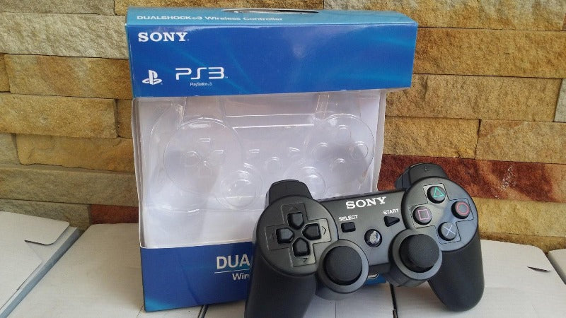 DualShock kontroler namenjen je upravljanju tokom igranja na konzoli PlayStation 3.