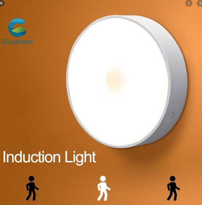LED lampa za prostor u kom je korisno da osvetljenje reaguje na pokret.