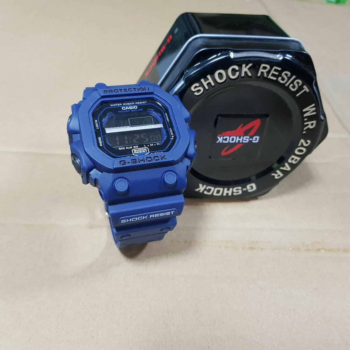 Prikaz G Shock sata u gumiranoj izvedbi.