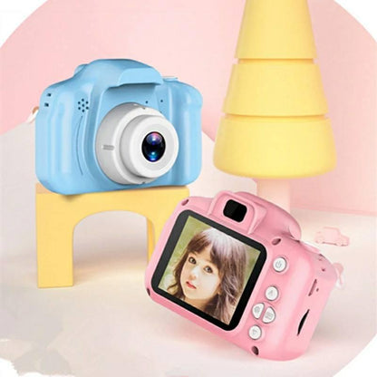 Dečiji digitalni fotoaparat sa baterijom kapaciteta 400 mAh.