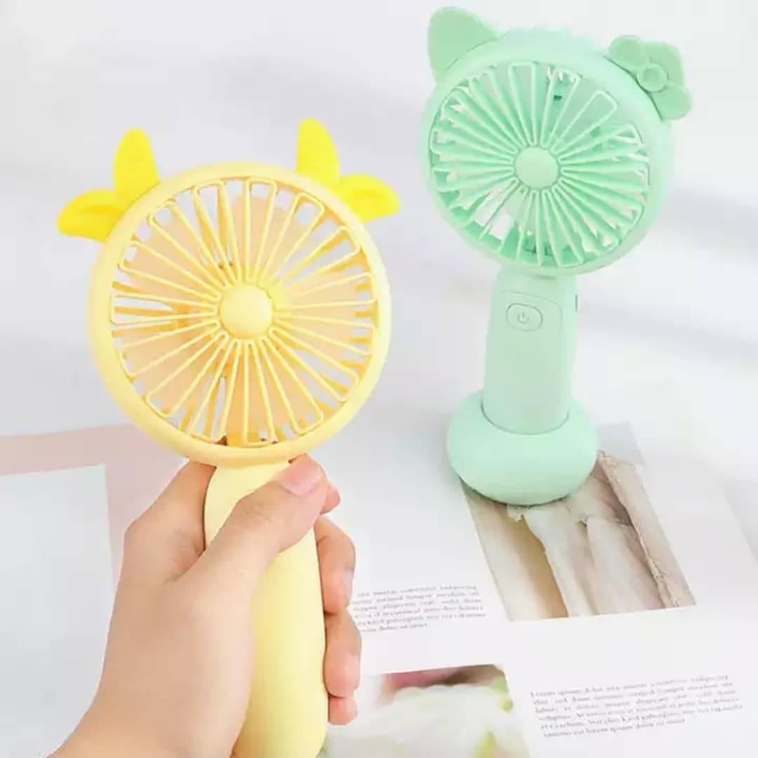 Mini ručni ventilator sa ušima za lično rashlađivanje.