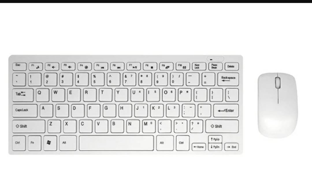 Mini tastatura i bežični miš K03 kao računarski komplet.
