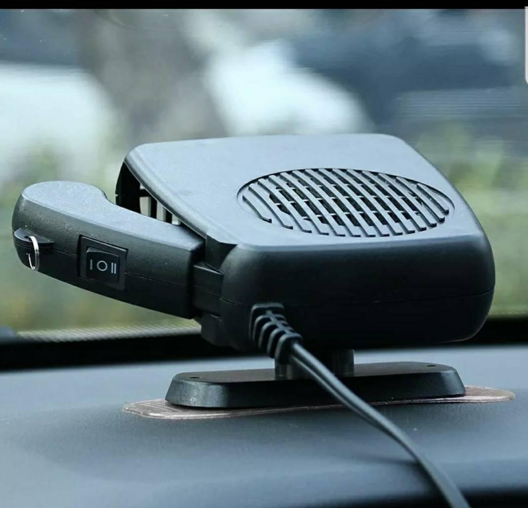Plastični grejač crne boje namenjen je grejanju kabine automobila.