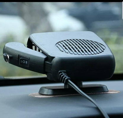 Plastični grejač crne boje namenjen je grejanju kabine automobila.