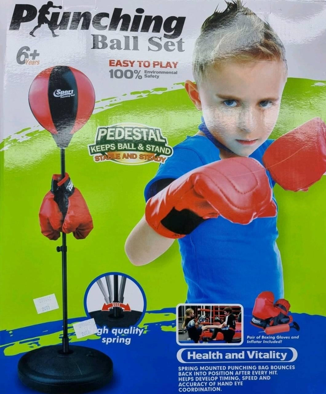 Kruška za boks od veštačke kože namenjena je dečijem setu.