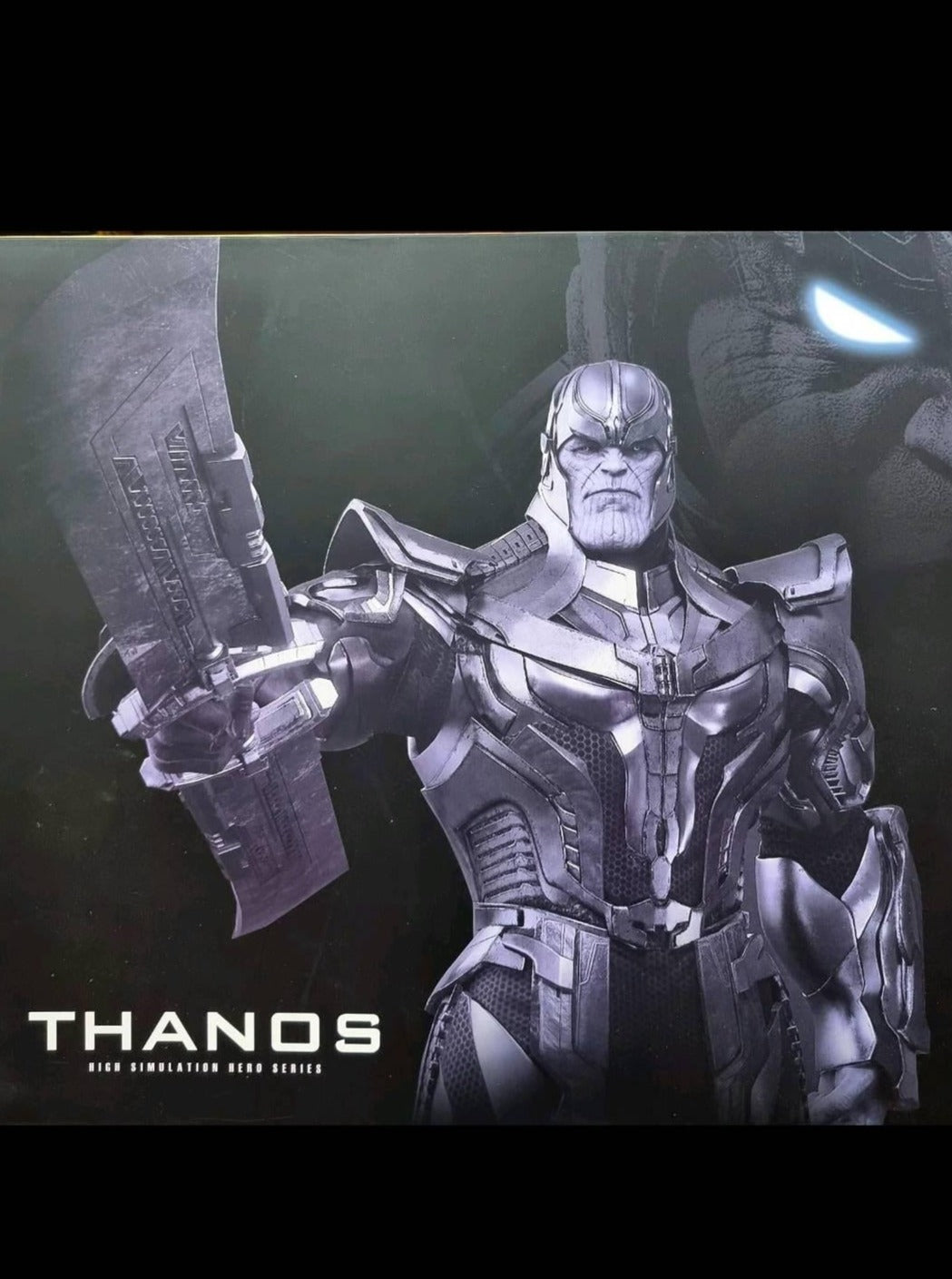 Ranac sa Avengers zvučnim efektima prikazan je kao dodatak za figuru Tanosa.