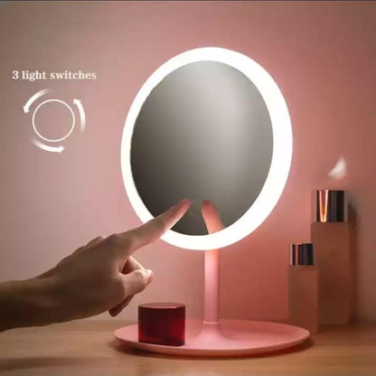 LED ogledalo za šminkanje prikazano je kao pomagalo za svakodnevnu pripremu.