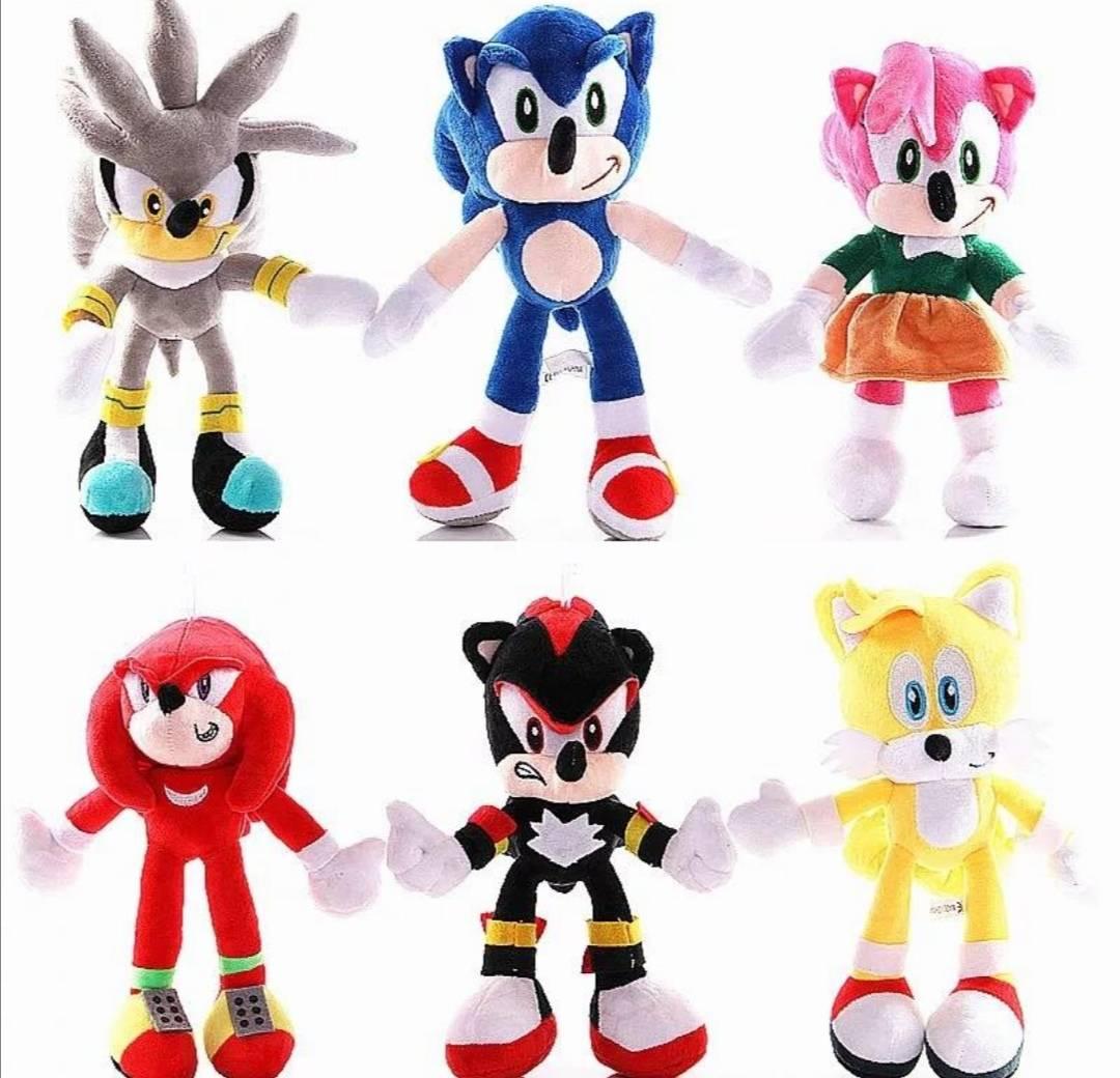 Knuckles iz Sonic serijala predstavljen je kao plišana igračka.