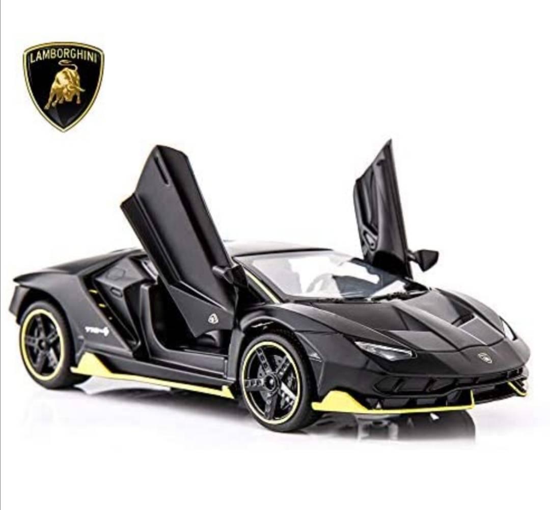 Metalni autić oblikovan kao Lamborghini Aventador.