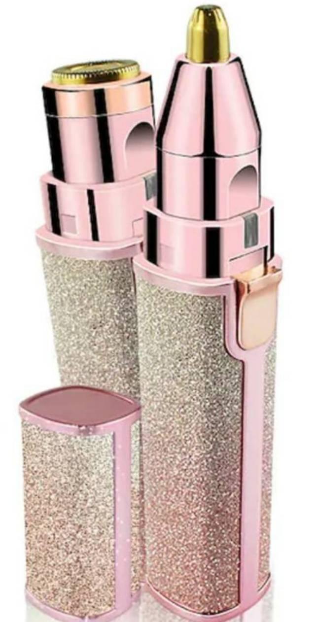 Kompaktni epilator za negu lica i oblikovanje obrva.