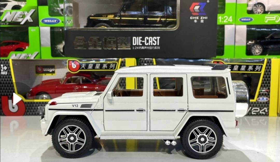 Na autiću Mercedes-Benz AMG G63 vide se vrata koja mogu da se otvore.