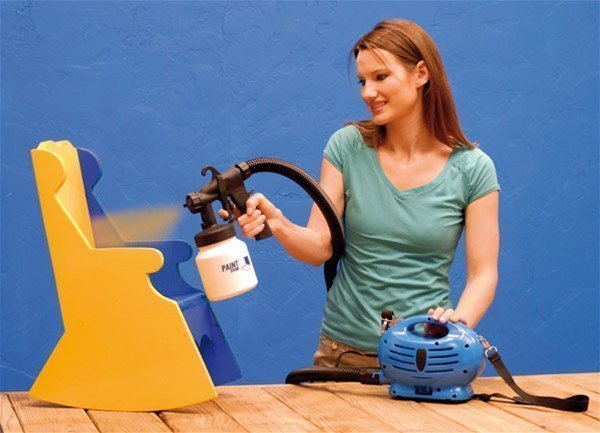 Uređaj Paint Zoom namenjen je farbanju zidova, plafona i cigle.