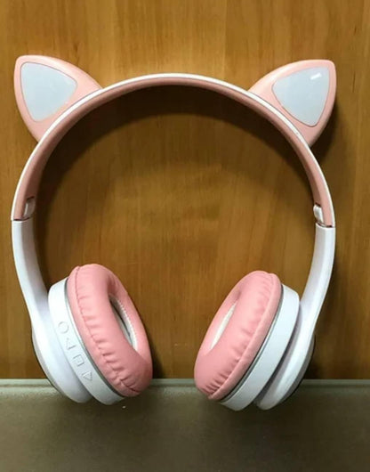 Crne Bluetooth slušalice sa mikrofonom, kontrolama i svetlećim mačjim ušima.