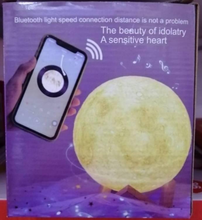 Mesečeva lampa namenjena je ambijentalnom osvetljenju prostora.