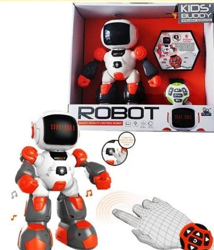 Robot-igračka prikazana uz daljinski upravljač oblikovan kao sat.