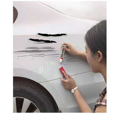 Proizvod za uklanjanje tragova sa laka automobila.