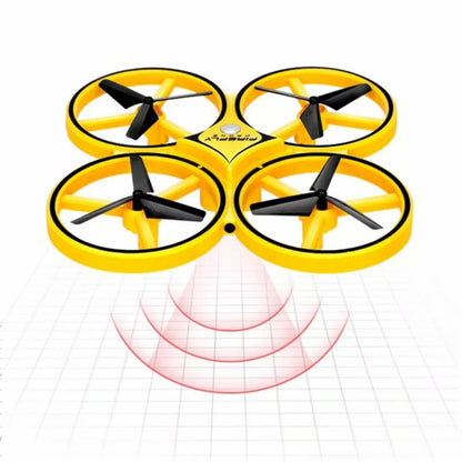 Firefly F65 sa svetlima koja olakšavaju praćenje tokom leta.