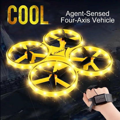 Dron Firefly F65 koji se može aktivirati dugmetom na kućištu.
