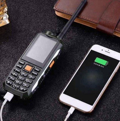 Mobilni telefon J10 sa dve SIM kartice i funkcijom toki-vokija.