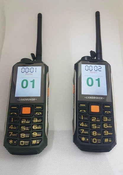Telefon J10 sa funkcijom toki-vokija i UHF opsegom.