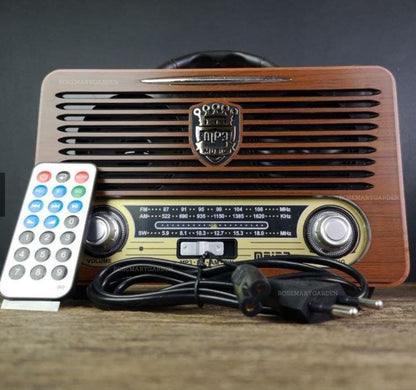 Na slici je retro radio M-115 BT.