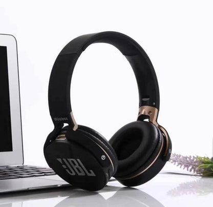 Everest JB950 slušalice predstavljene kao audio uređaj.