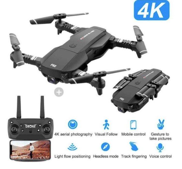 F62 dron sa dve kamere za snimanje tokom leta.