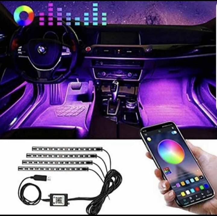 Komplet RGB LED traka namenjenih za ambijentalno osvetljenje unutrašnjosti automobila.