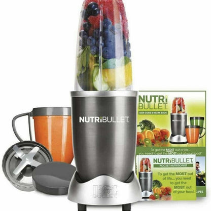 Na slici je crni blender PRODAVANI za kuhinju.