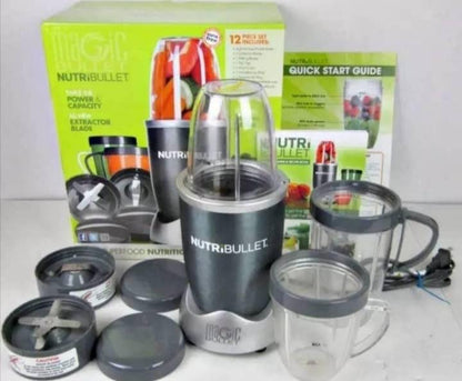 Crni kuhinjski blender PRODAVANI prikazan je na slici.