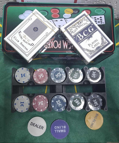 Zelena podloga za poker dimenzija 90 × 58 cm.