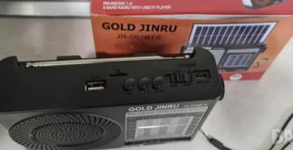 Radio uređaj sa Bluetooth povezivanjem i USB priključkom za fleš disk.