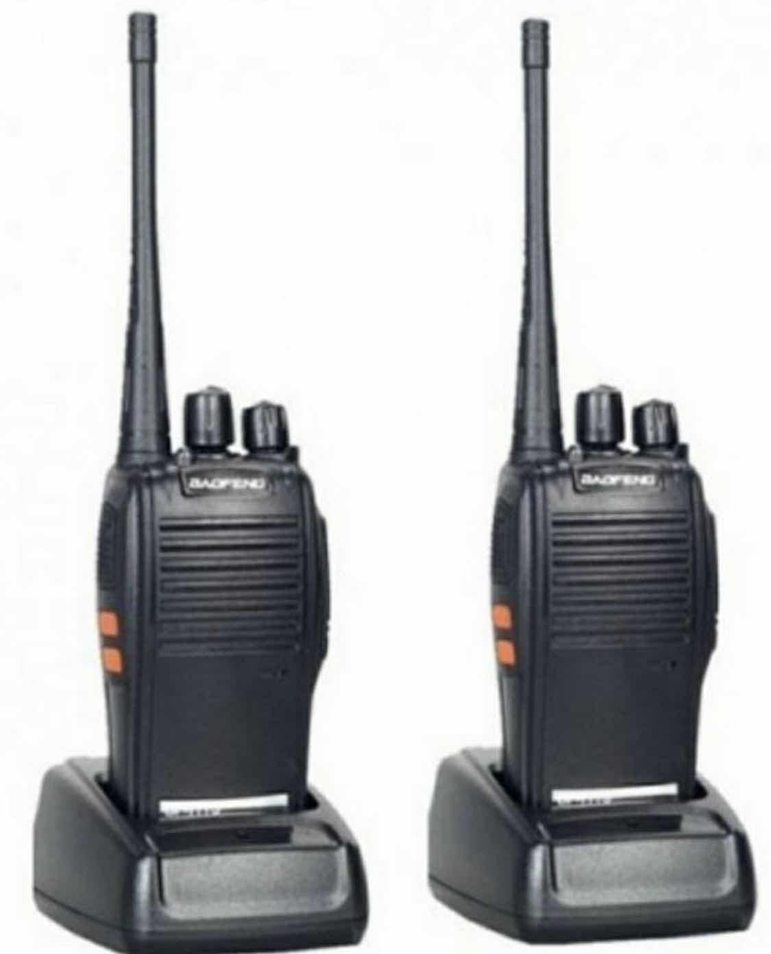 Crna radio-stanica Baofeng BF-777S.