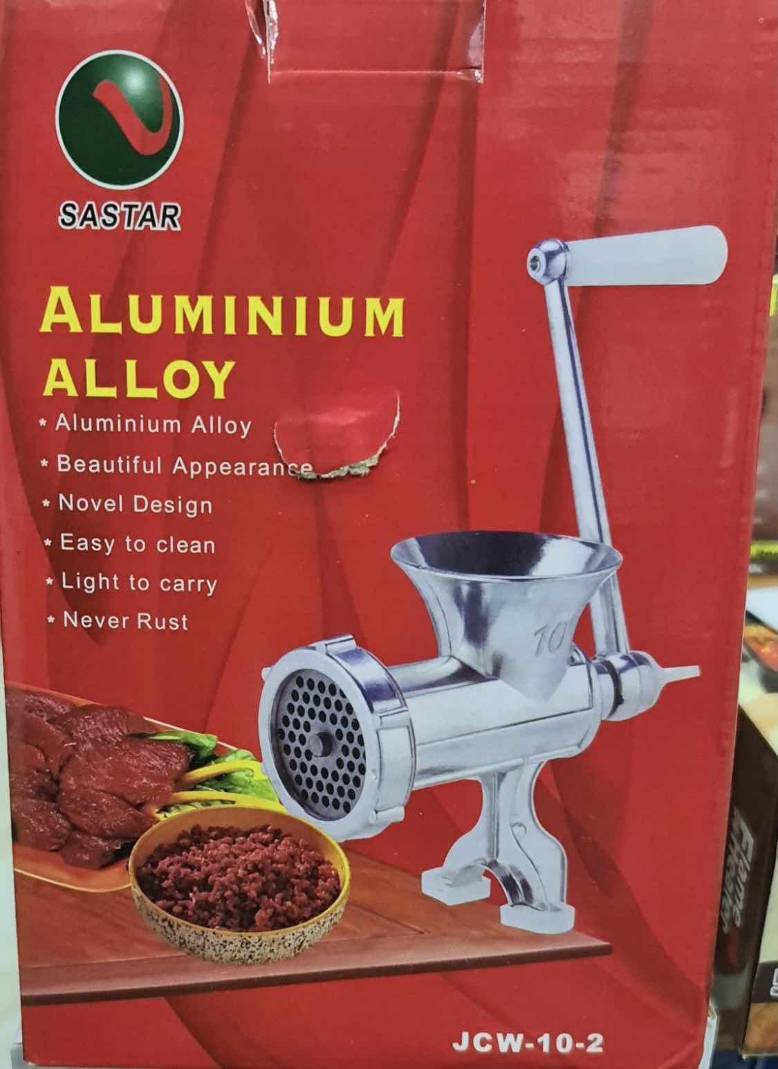 Kuhinjski uređaj od aluminijuma za mlevenje mesa.
