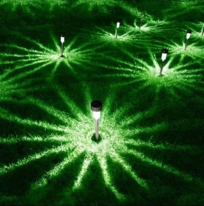 Dekorativne LED lampe na solarni pogon za baštu.