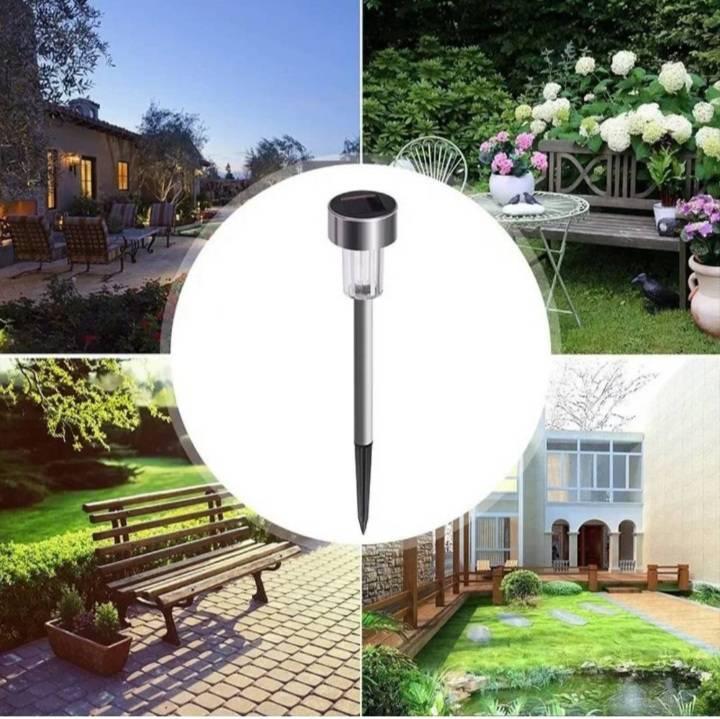 Set solarnih lampi za dekorativno osvetljenje prostora oko kuće.