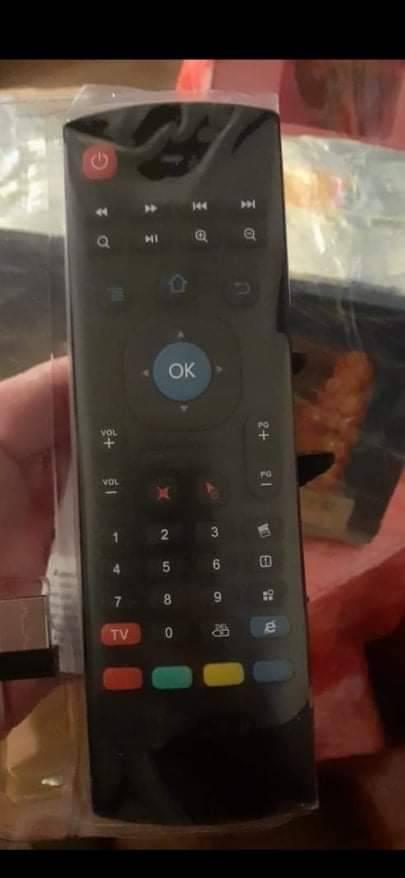 Air mouse za upravljanje kursorom na kompatibilnom ekranu.