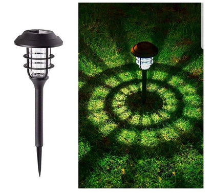 Lampa sa solarnim napajanjem iz kompleta od šest komada.