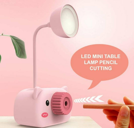 Dečja LED lampa objedinjuje osvetljenje i dodatke za radni sto.