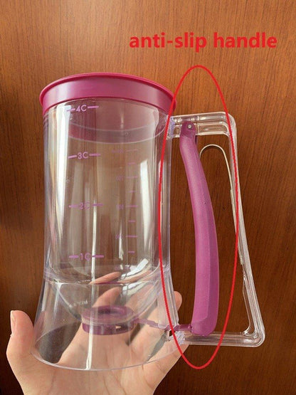 Dozator zapremine 900 ml koristi se za pripremu i istakanje smesa.
