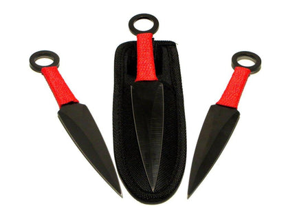 Kunai noževi za bacanje sa drškama obloženim tkaninom.